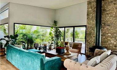Casa Moderna en Arriendo en el Retiro