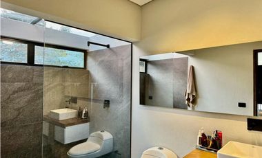 Casa Moderna en Arriendo en el Retiro
