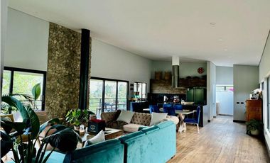 Casa Moderna en Arriendo en el Retiro