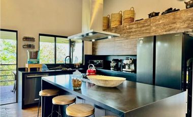 Casa Moderna en Arriendo en el Retiro
