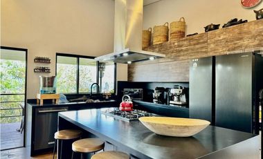Casa Moderna en Arriendo en el Retiro