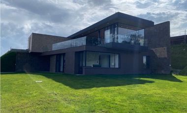 Casa para Arriendo Amoblado en Medellín Alto de Palmas