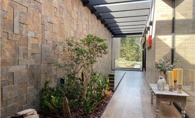 Casa para Arriendo Amoblado en Medellín Alto de Palmas