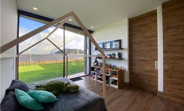 Casa para Arriendo Amoblado en Medellín Alto de Palmas