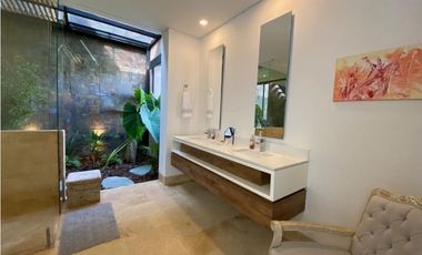 Casa para Arriendo Amoblado en Medellín Alto de Palmas