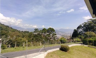 Casa en Arriendo en Envigado sector Antillas
