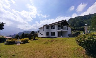 Casa en Arriendo en Envigado sector Antillas