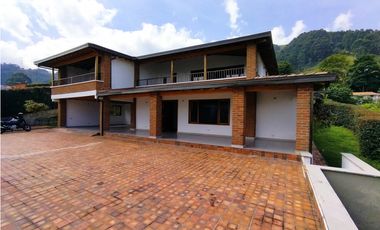 Casa en Arriendo en Envigado sector Antillas