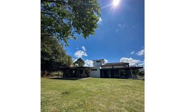 Casa para Arriendo Amoblado en San Antonio Ojo De Agua .