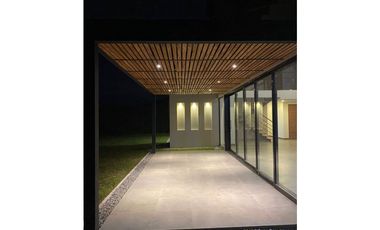 Casa en Arriendo en El Retiro