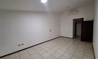 Departamento en alquiler de 3 dormitorios con terraza en Urb. La Puntilla RRR