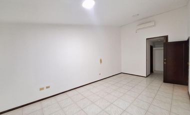 Departamento en alquiler de 3 dormitorios con terraza en Urb. La Puntilla RRR