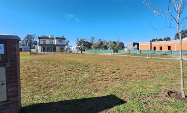 RBS. EN OPORTUNIDAD HERMOSO LOTE INTERNO EN BARRIO SANTA ELISA, PILAR DEL ESTE