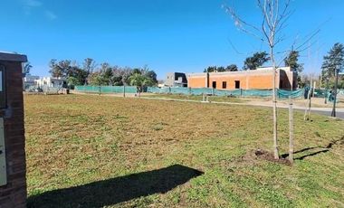 RBS. EN OPORTUNIDAD HERMOSO LOTE INTERNO EN BARRIO SANTA ELISA, PILAR DEL ESTE