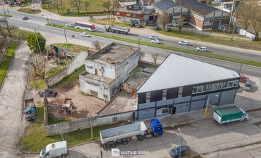 Venta - 3 lotes - Galpón - Zona Industrial