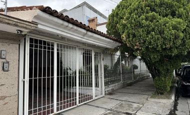 COMODA CASA CON RECAMARAS  EN PLANTA BAJA EXCELENTE UBICACION
