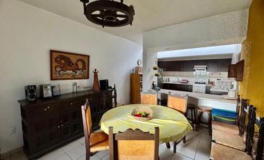A UNA CUADRA DEL MALECON EXCELENTE UBICACION LINDA CASA EN CHAPALA JALISCO