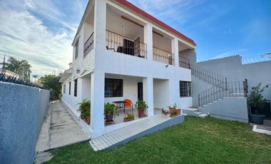 A UNA CUADRA DEL MALECON EXCELENTE UBICACION LINDA CASA EN CHAPALA JALISCO
