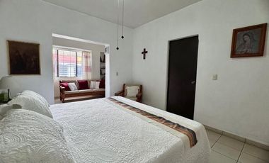 A UNA CUADRA DEL MALECON EXCELENTE UBICACION LINDA CASA EN CHAPALA JALISCO