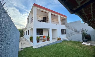 A UNA CUADRA DEL MALECON EXCELENTE UBICACION LINDA CASA EN CHAPALA JALISCO