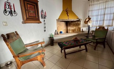 A UNA CUADRA DEL MALECON EXCELENTE UBICACION LINDA CASA EN CHAPALA JALISCO