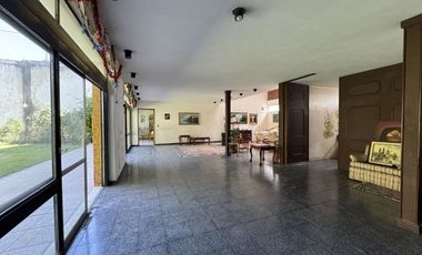 PARA HABITAR O USO COMERCIAL CASA EN VENTA JARDINES DEL BOSQUE