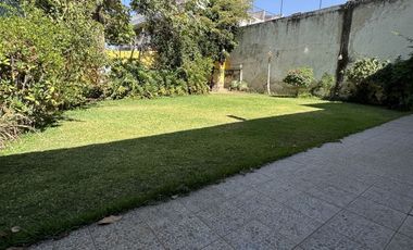 PARA HABITAR O USO COMERCIAL CASA EN VENTA JARDINES DEL BOSQUE