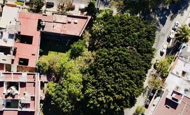 PARA HABITAR O USO COMERCIAL CASA EN VENTA JARDINES DEL BOSQUE