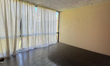 PARA HABITAR O USO COMERCIAL CASA EN VENTA JARDINES DEL BOSQUE