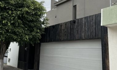 REMODELADA Y ESTILO UNICO CASA EN VENTA CHAPALITA DE OCCIDENTE