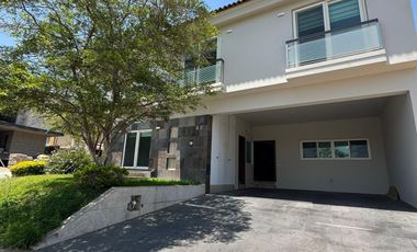 HERMOSA CASA EN RENTA O VENTA  AL SUR DE LA CIUDAD DE GUADALAJARA