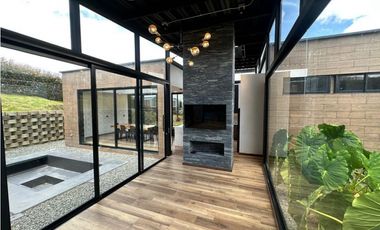 Casa Amoblada en Arriendo en Alto de Palmas Sector La Acuarela