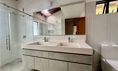 Casa en Arriendo en El Poblado sector Tesoro