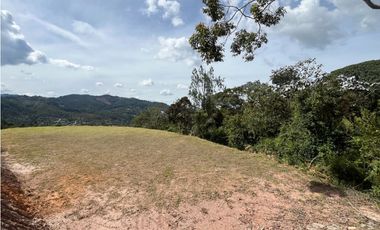 Lote en Venta en El Retiro Unidad Cerrada con Vistas Panorámicas