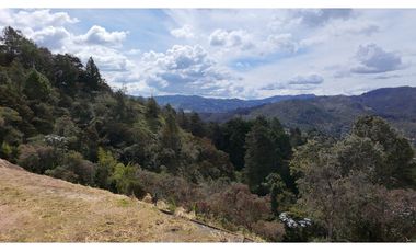 Lote en Venta en El Retiro Unidad Cerrada con Vistas Panorámicas