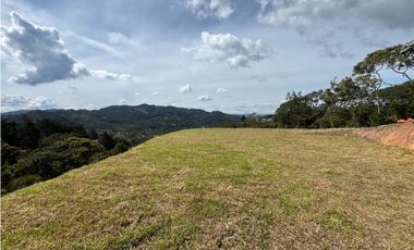 Lote en Venta en El Retiro Unidad Cerrada con Vistas Panorámicas