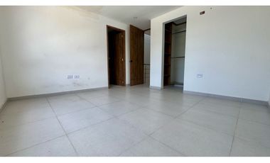 Casa nueva de tres pisos con terraza en venta - Las Mercedes Palmira