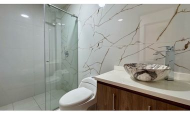 Casa nueva de tres pisos con terraza en venta - Las Mercedes Palmira