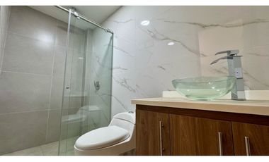 Casa nueva de tres pisos con terraza en venta - Las Mercedes Palmira