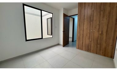 Casa nueva de tres pisos con terraza en venta - Las Mercedes Palmira