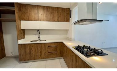 Casa nueva de tres pisos con terraza en venta - Las Mercedes Palmira