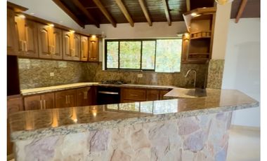 Renta de Casa Campestre en Parcela Privada Sajonia