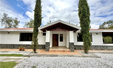 Renta de Casa Campestre en Parcela Privada Sajonia