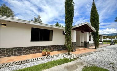 Renta de Casa Campestre en Parcela Privada Sajonia