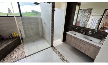 VENTA DE CASA CAMPESTRE EN CIRCASIA, QUINDO, COLOMBIA