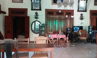 Rumah limasan Full jati plus Kost2 an aktif di Solo Kota
