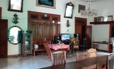 Rumah limasan Full jati plus Kost2 an aktif di Solo Kota