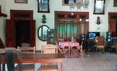 Rumah limasan Full jati plus Kost2 an aktif di Solo Kota