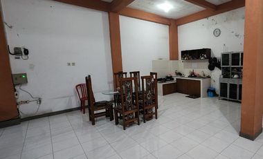 Rumah tempat usaha plus Kost Exclusive di Solo Kota