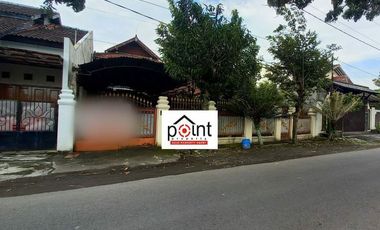 Rumah klasik luas di Lokasi Strategis tengah kota Solo